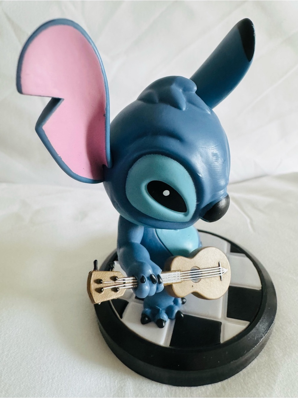 Disney Stitch Guitarist Mini Egg Attack Beast Kingdom MEA-031 Figure - Picture 5 of 6